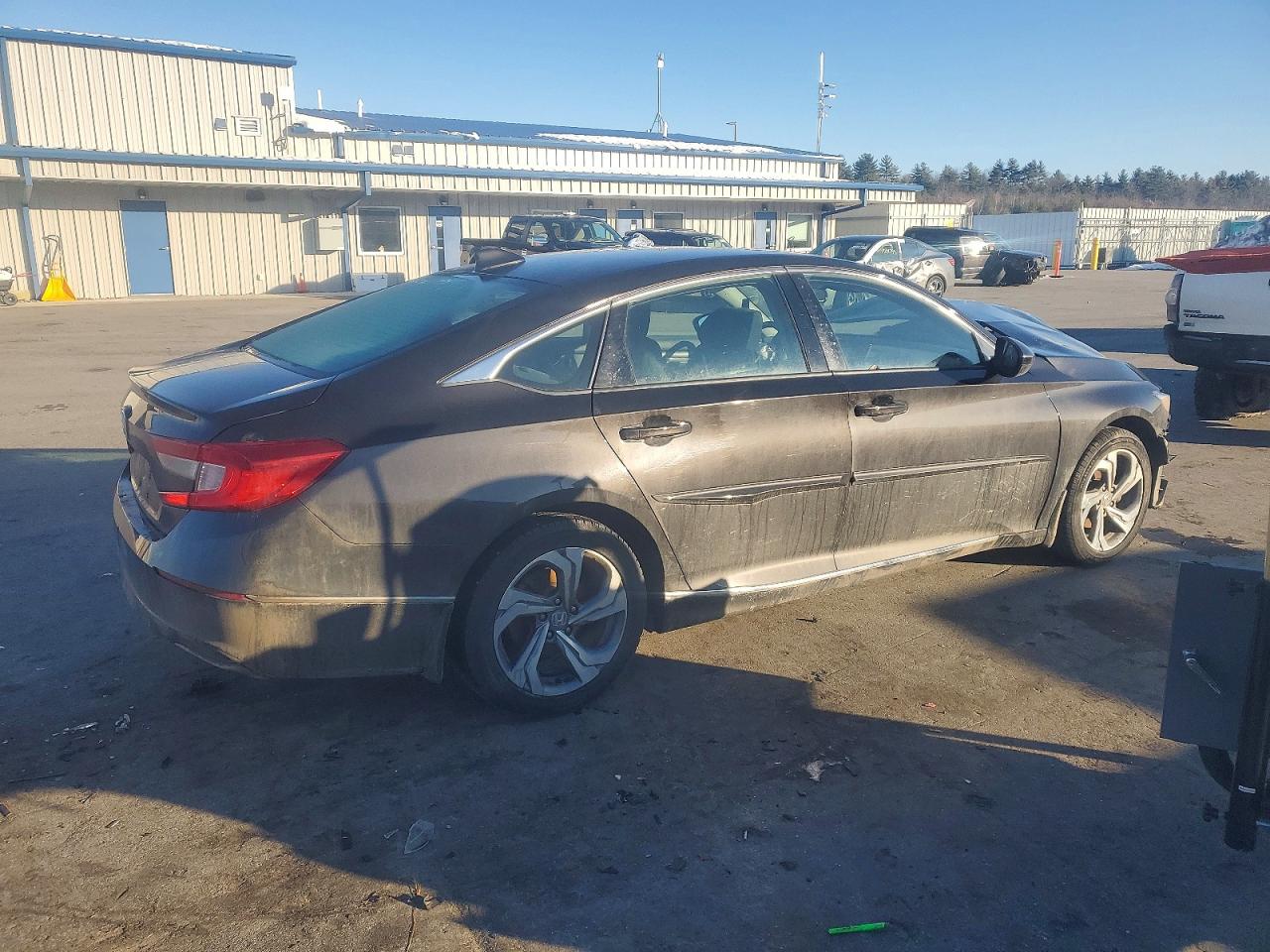 2018 HONDA ACCORD EX photo 3