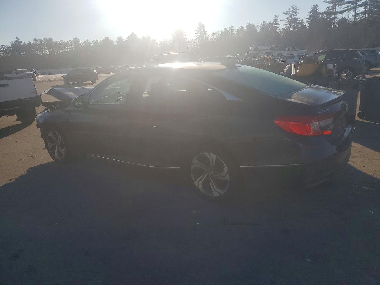 2018 HONDA ACCORD EX photo 2