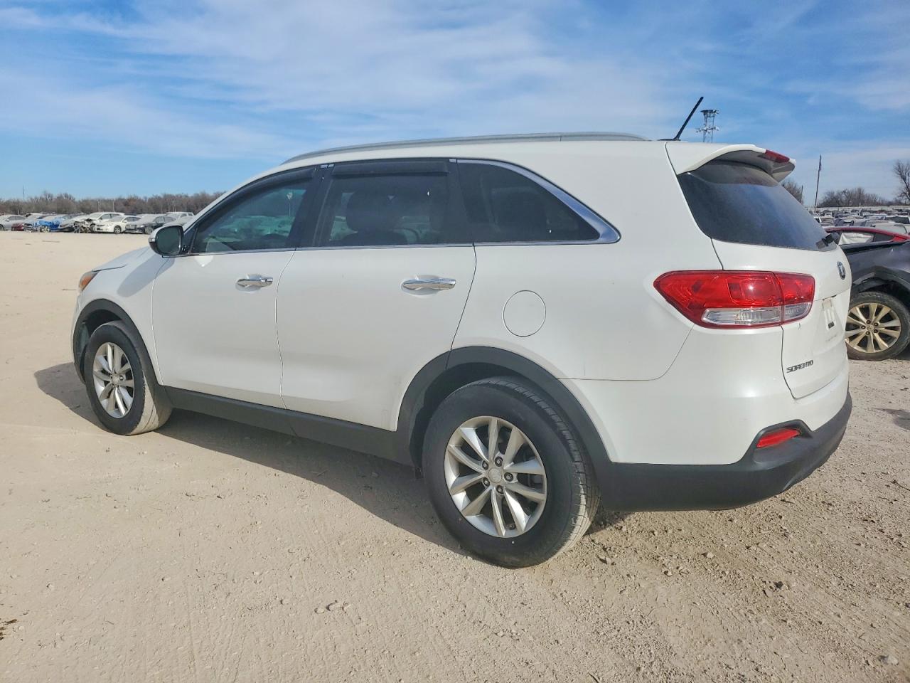 2016 KIA SORENTO LX photo 2