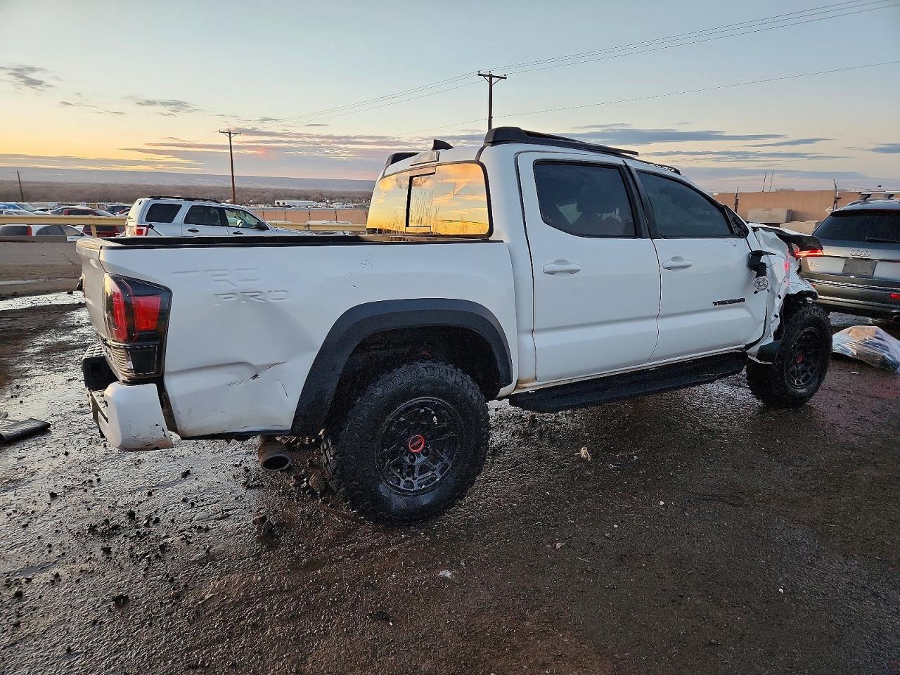 2022 TOYOTA TACOMA DOUBLE CAB photo 3