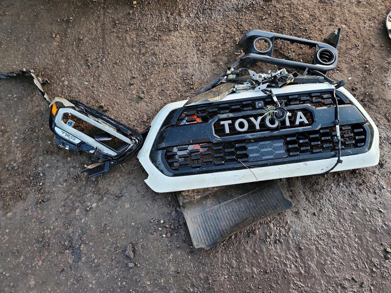 2022 TOYOTA TACOMA DOUBLE CAB photo 12