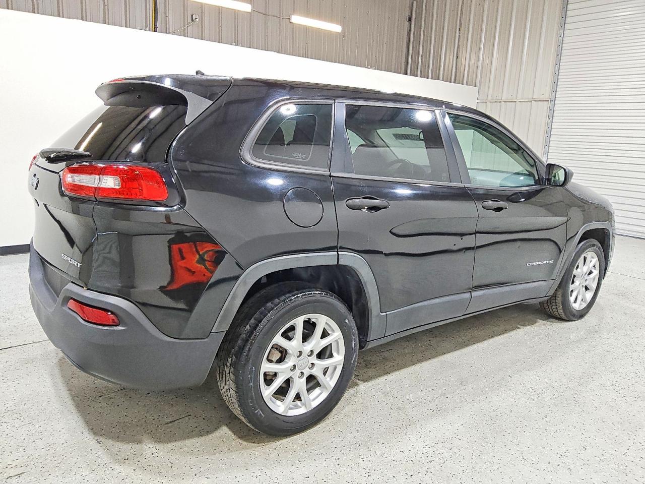 2015 JEEP CHEROKEE SPORT photo 3