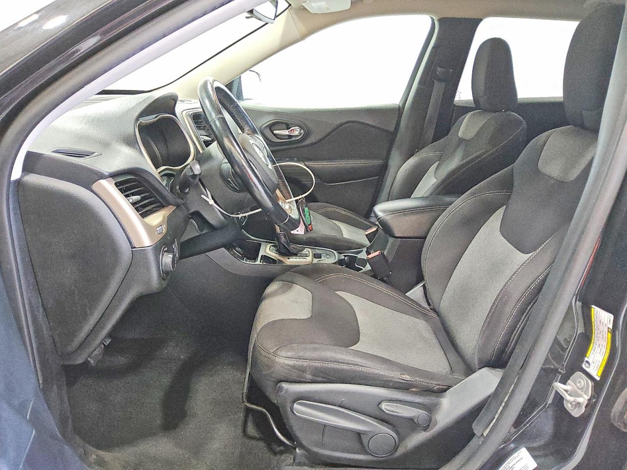 2015 JEEP CHEROKEE SPORT photo 7