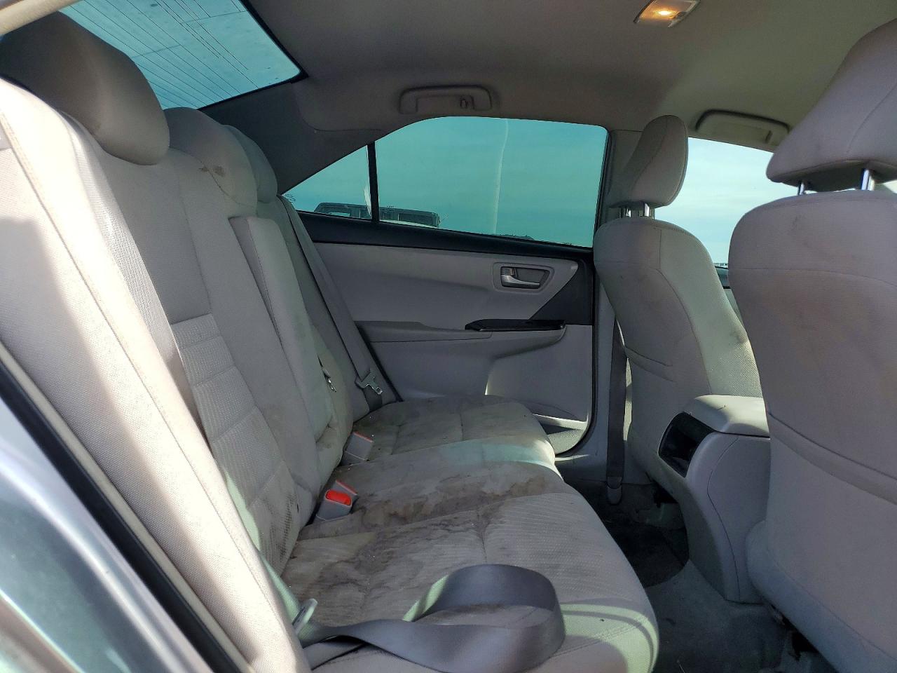 2017 TOYOTA CAMRY LE photo 10