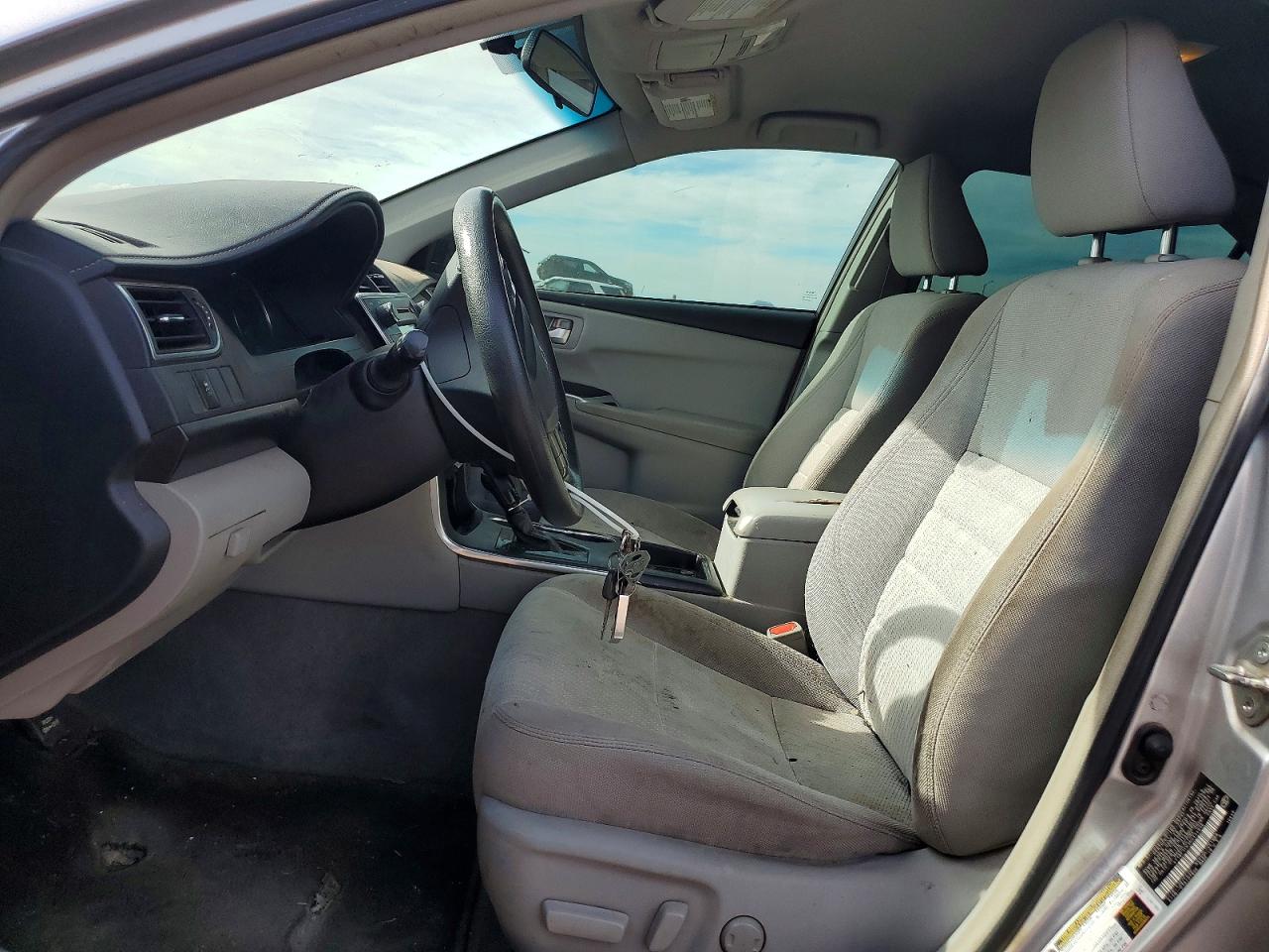 2017 TOYOTA CAMRY LE photo 7