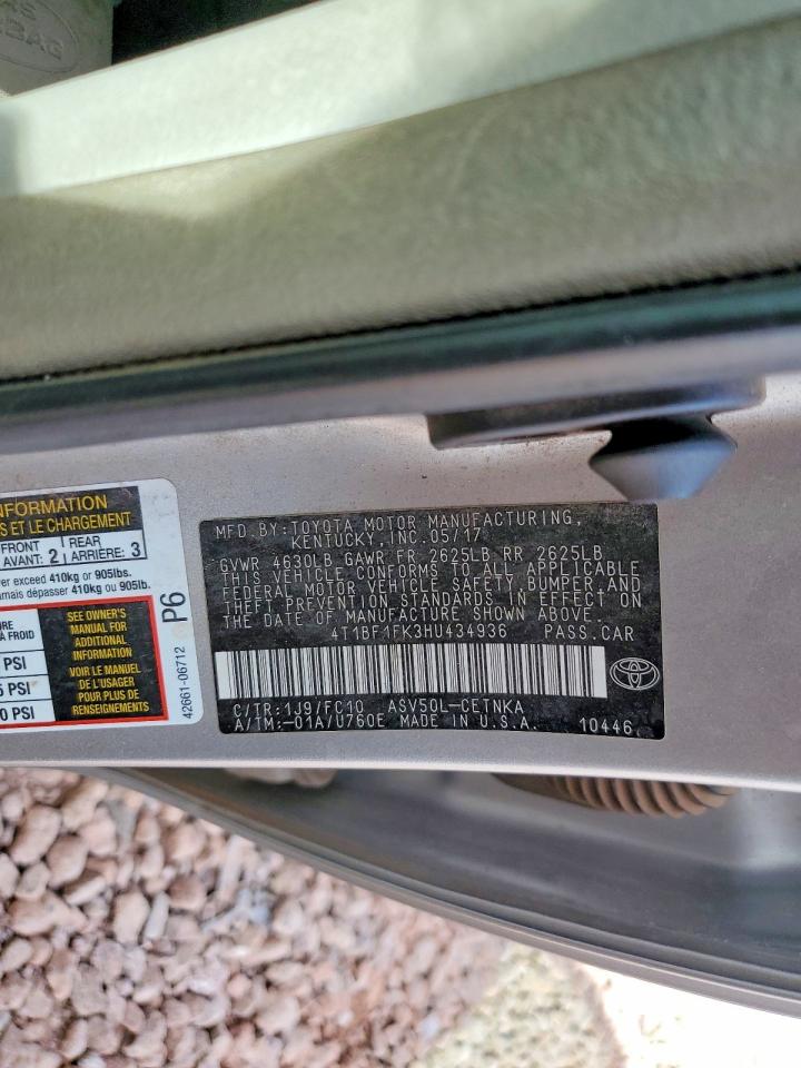 2017 TOYOTA CAMRY LE photo 12
