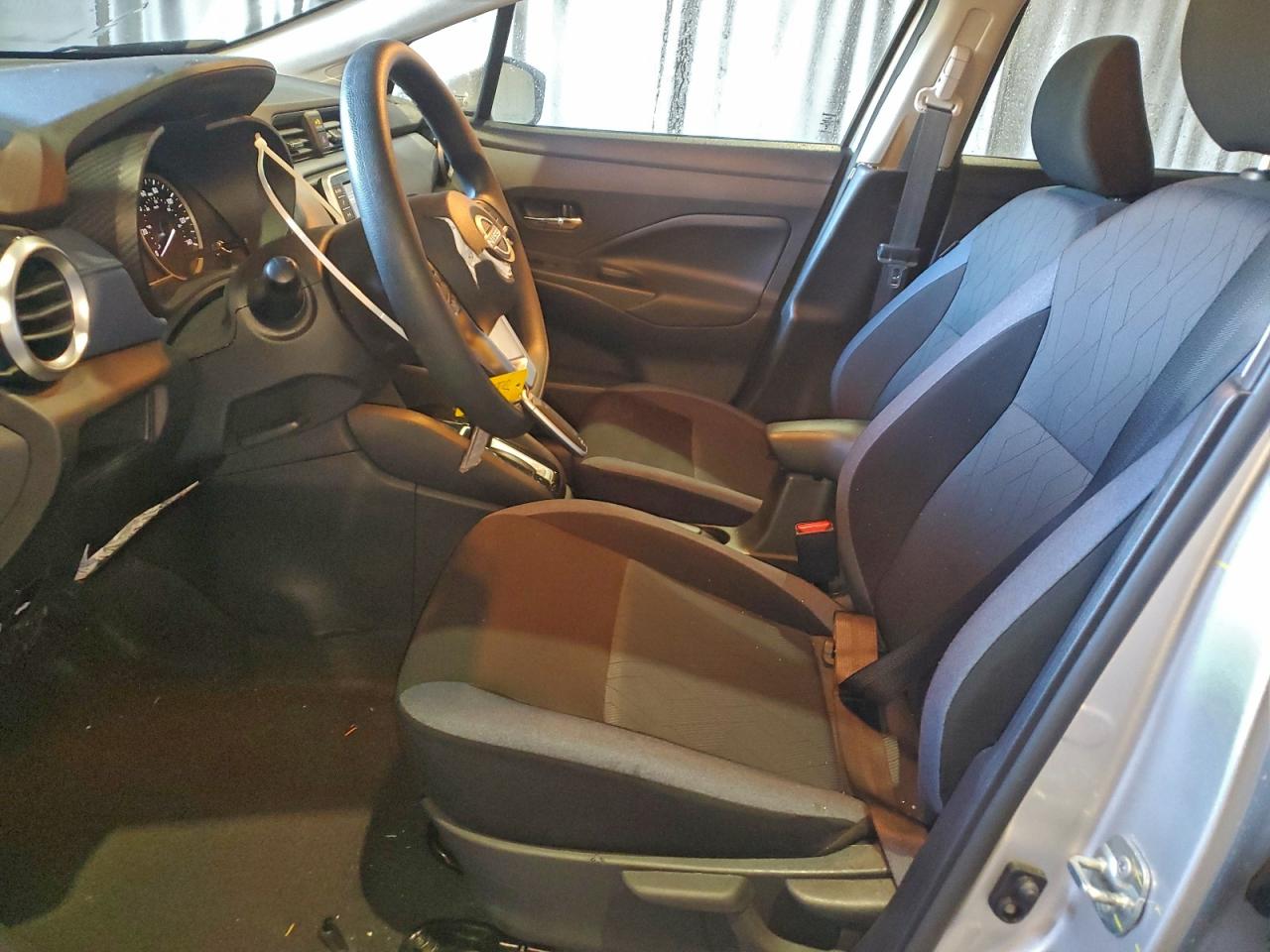 2025 NISSAN VERSA SV photo 7