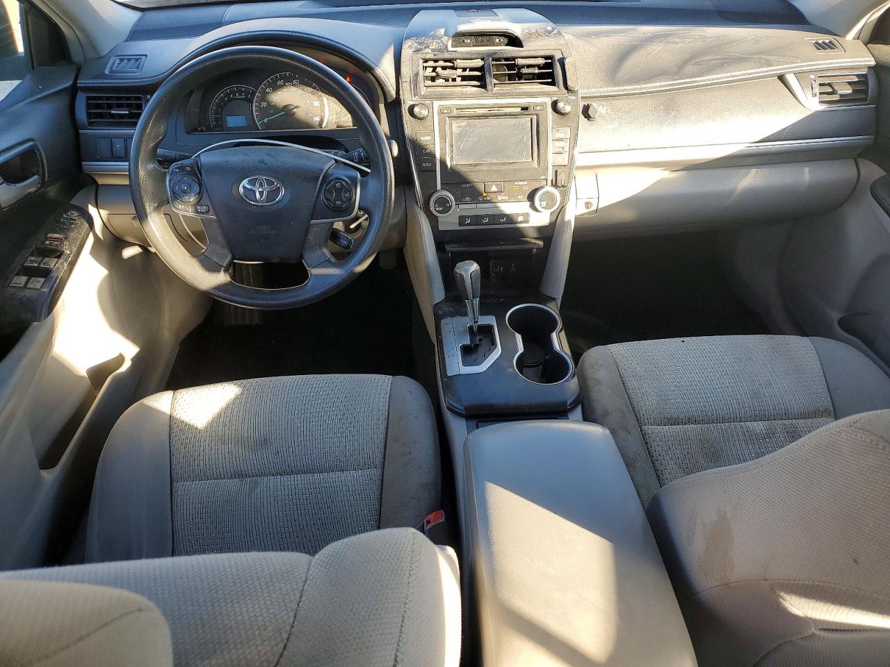2014 TOYOTA CAMRY L photo 8
