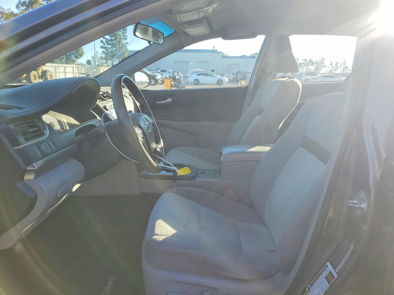 2014 TOYOTA CAMRY L photo 7