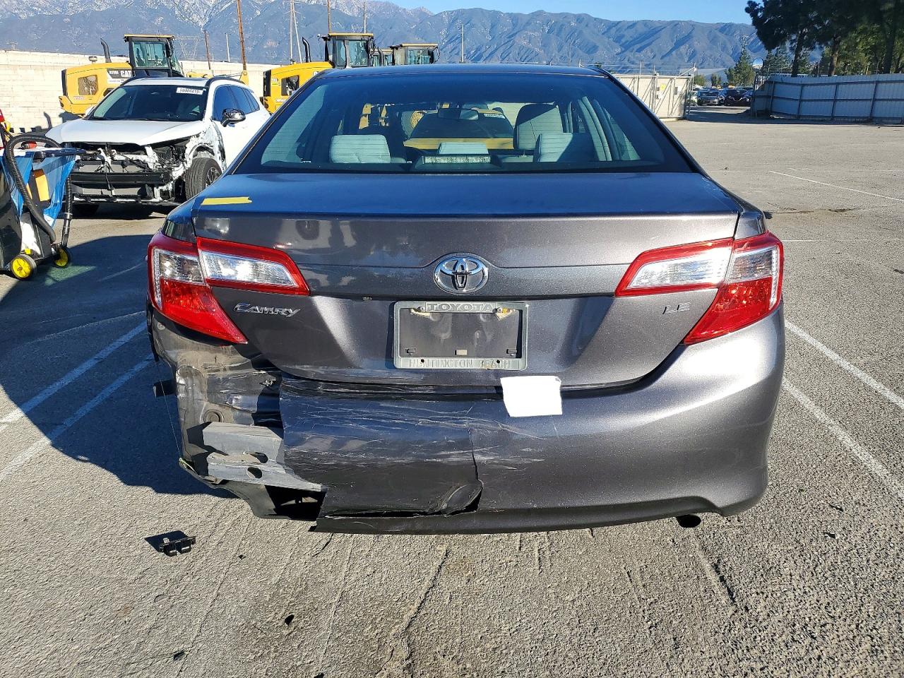 2014 TOYOTA CAMRY L photo 6