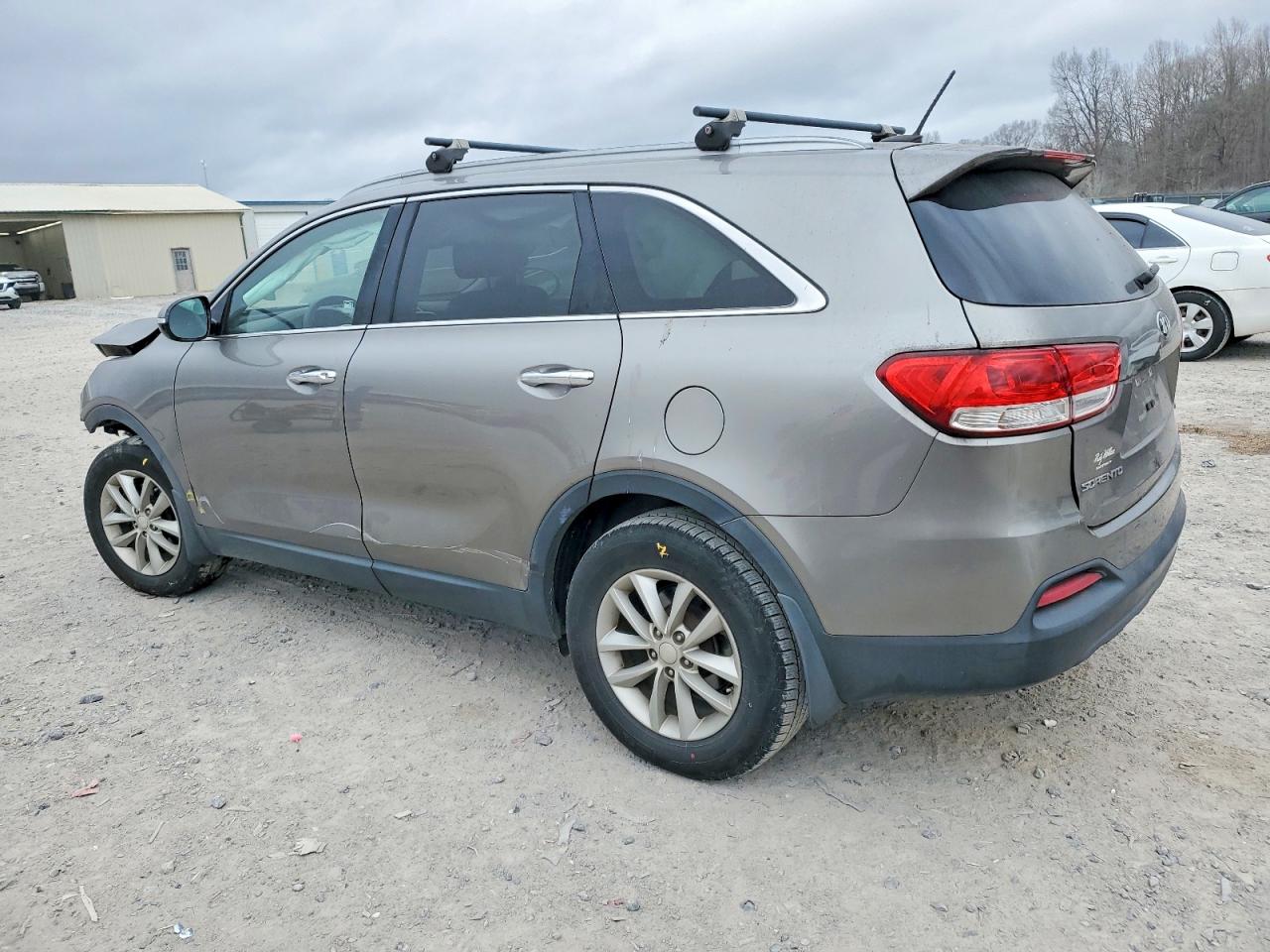 2017 KIA SORENTO LX photo 2