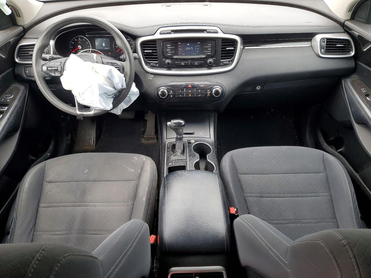 2017 KIA SORENTO LX photo 8