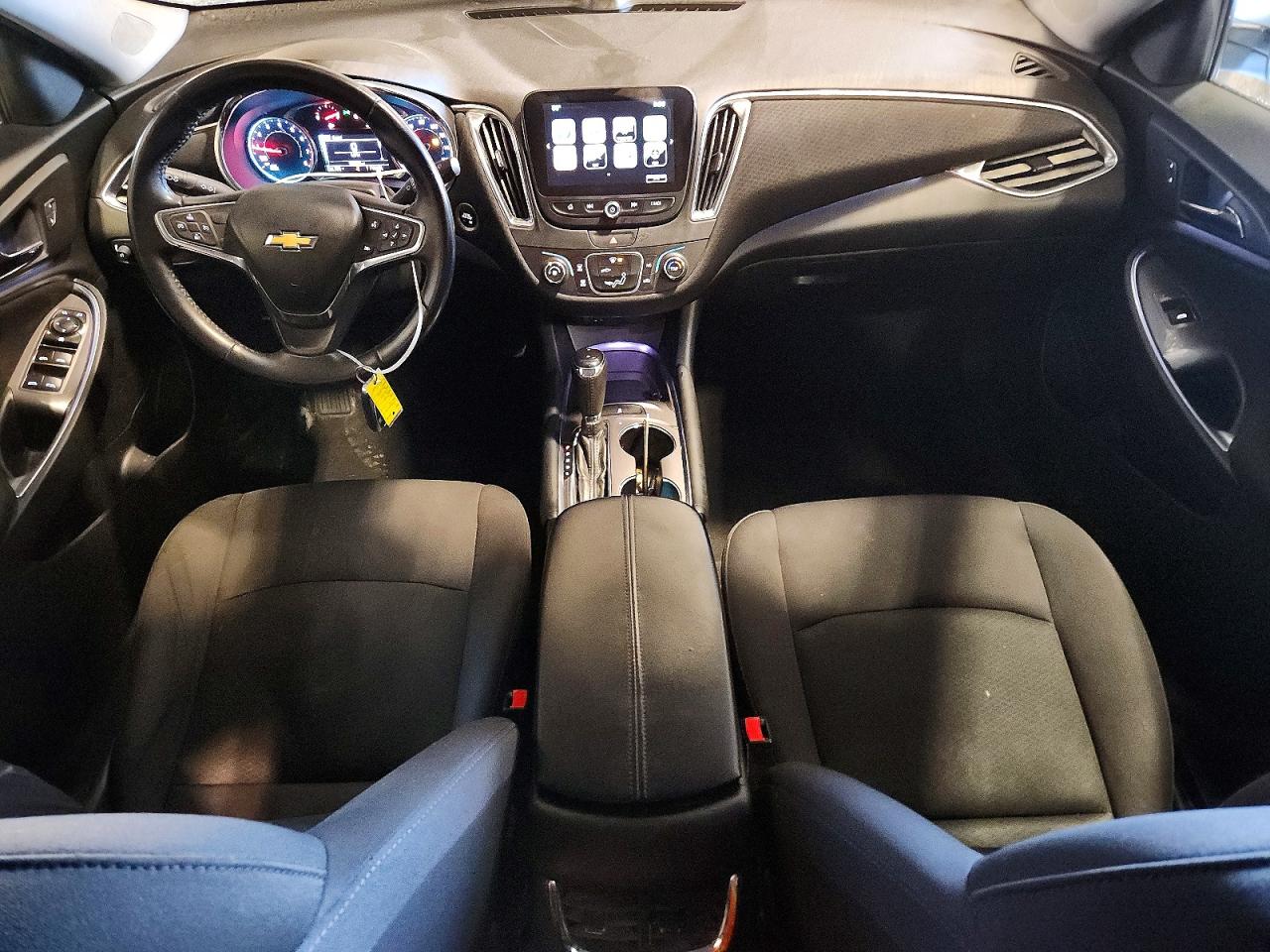 2017 CHEVROLET MALIBU LT photo 8