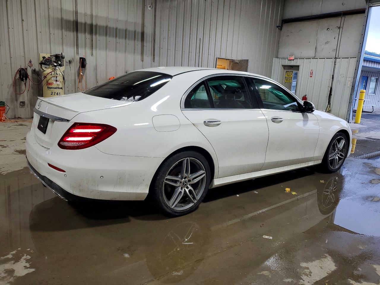 2018 MERCEDES-BENZ E 300 photo 3