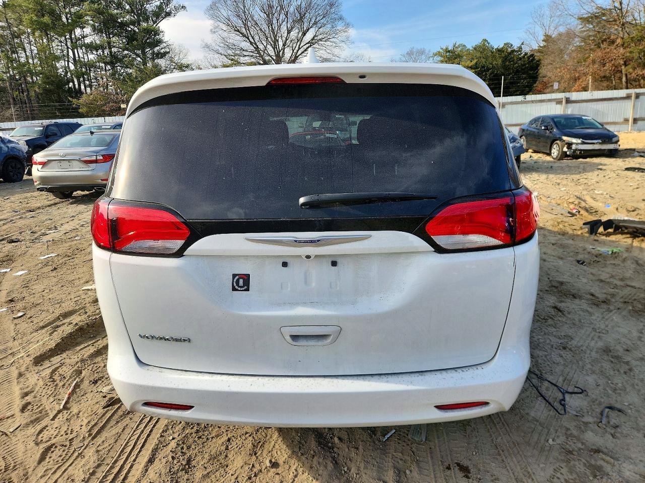 2020 CHRYSLER VOYAGER LX photo 21