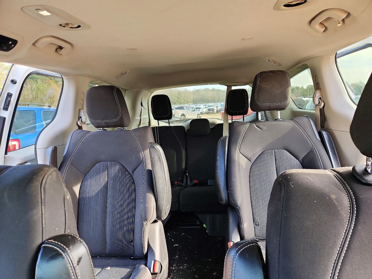 2020 CHRYSLER VOYAGER LX photo 37
