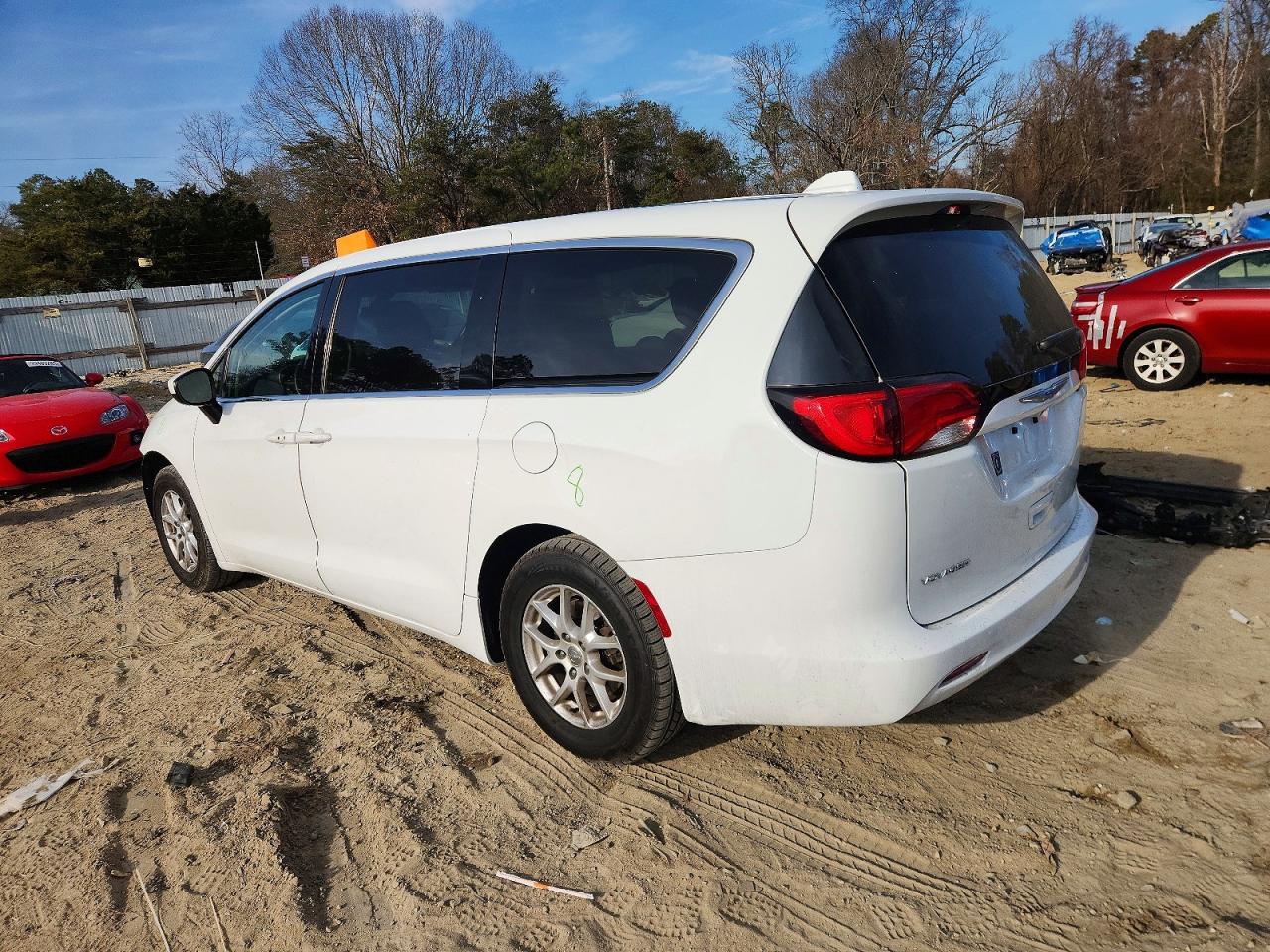 2020 CHRYSLER VOYAGER LX photo 5