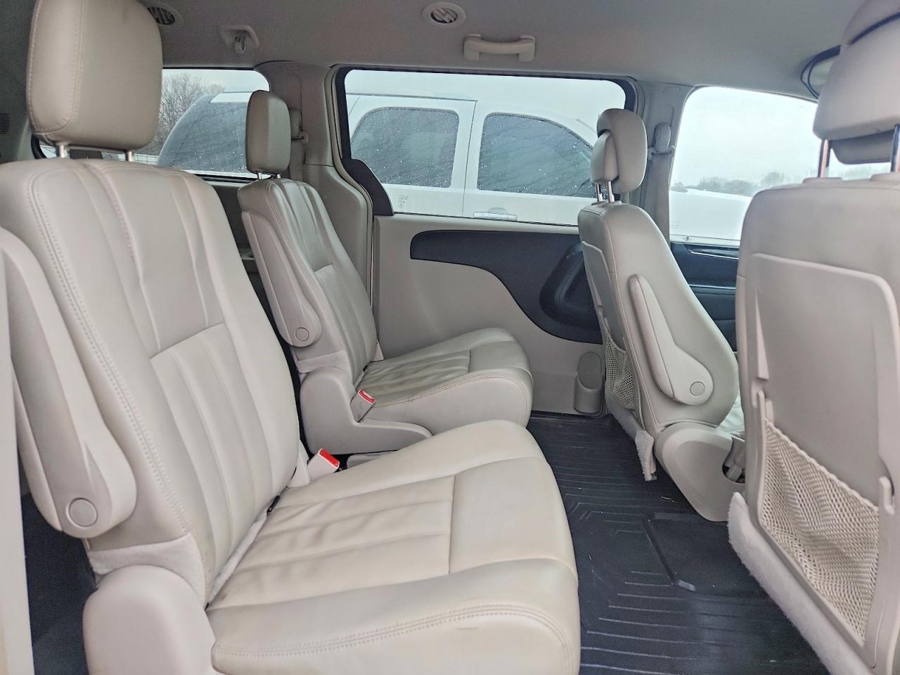 2013 CHRYSLER TOWN & COUNTRY TOURING photo 11