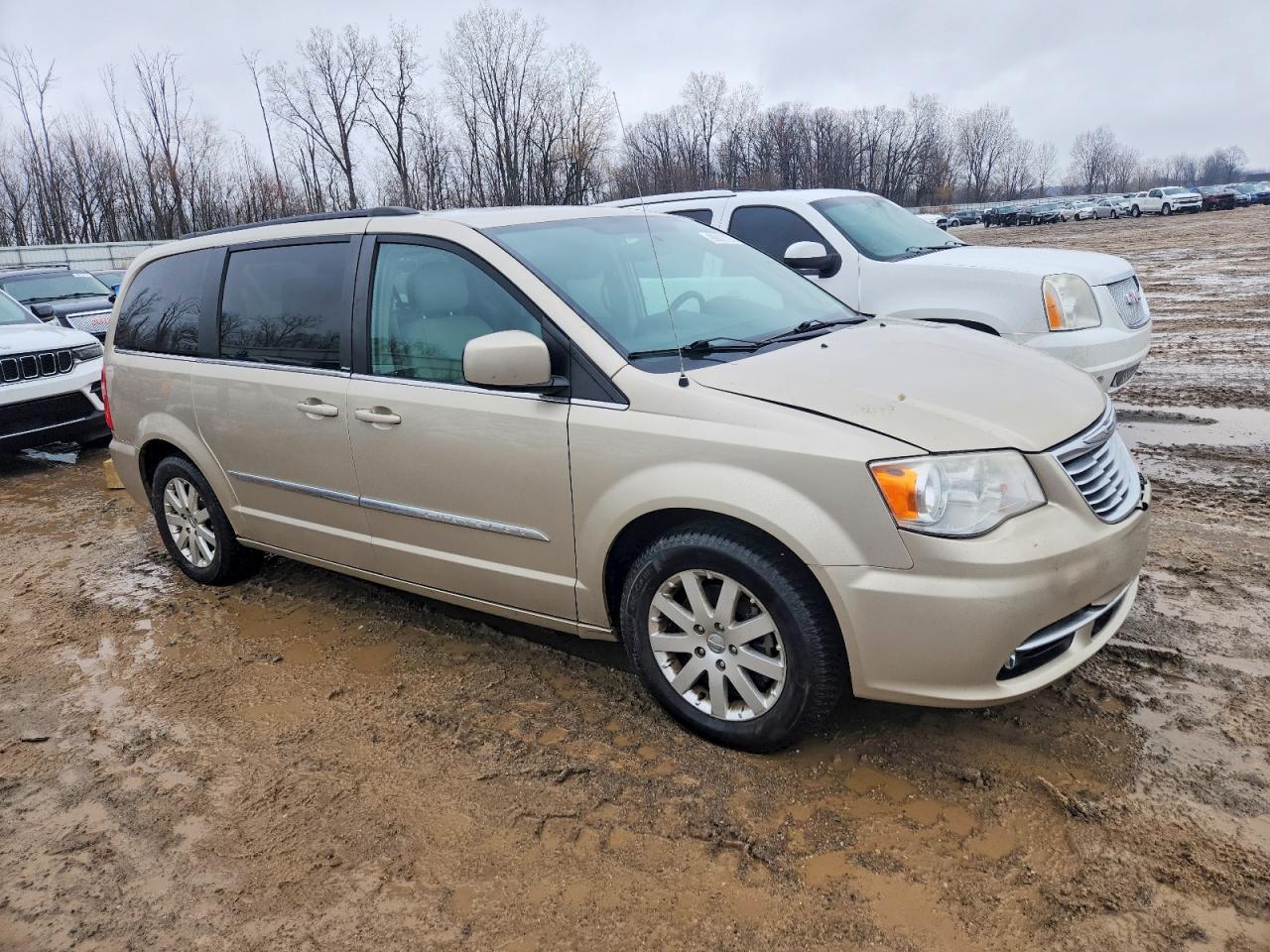 2013 CHRYSLER TOWN & COUNTRY TOURING photo 4
