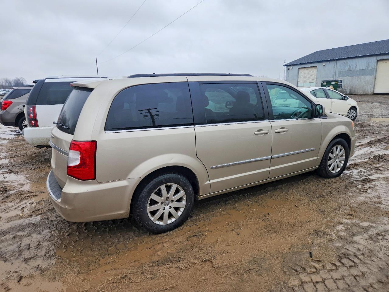 2013 CHRYSLER TOWN & COUNTRY TOURING photo 3