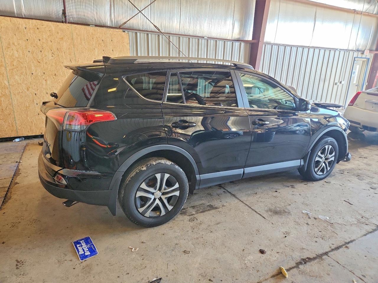 2017 TOYOTA RAV4 LE photo 3