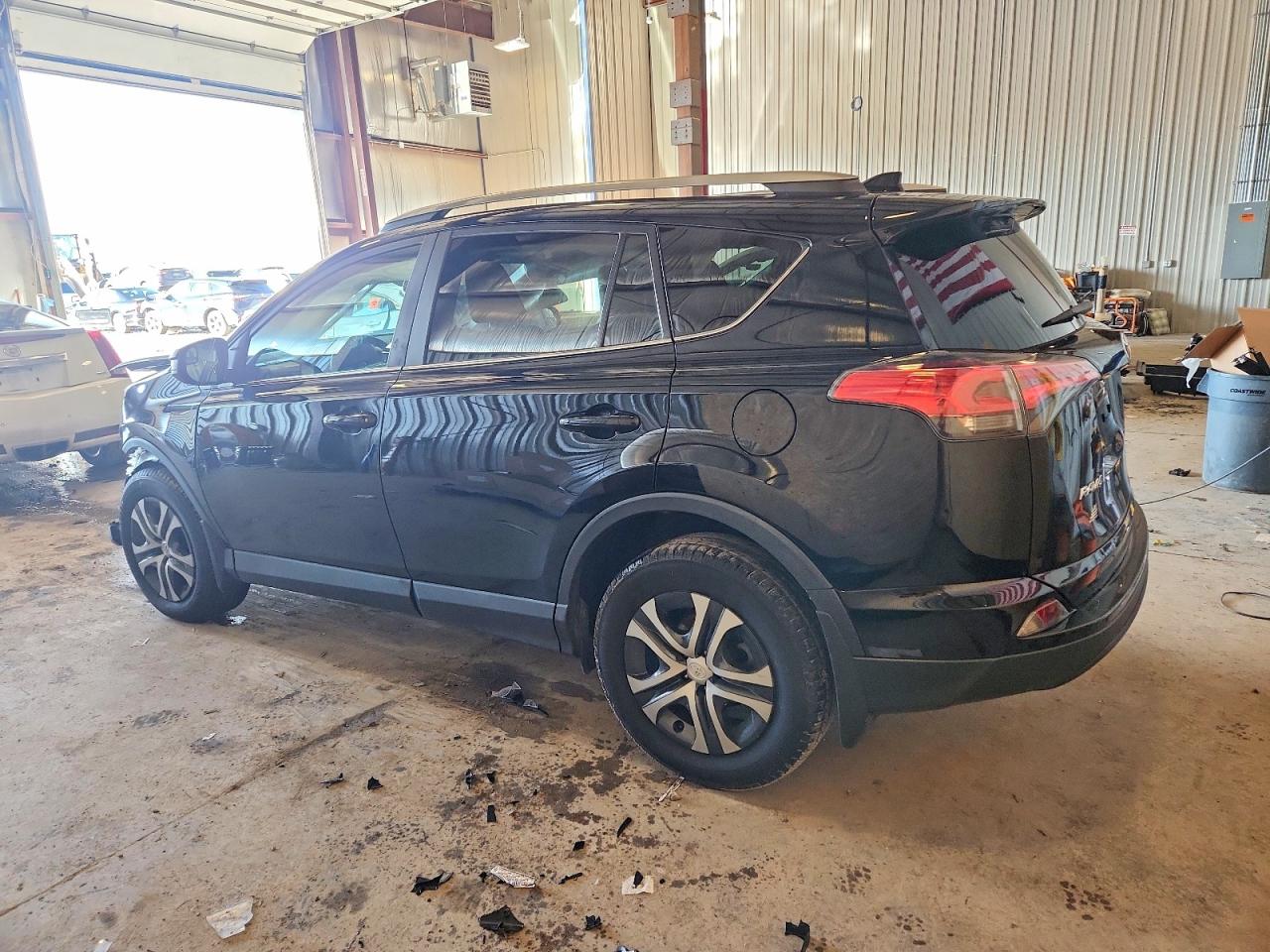 2017 TOYOTA RAV4 LE photo 2