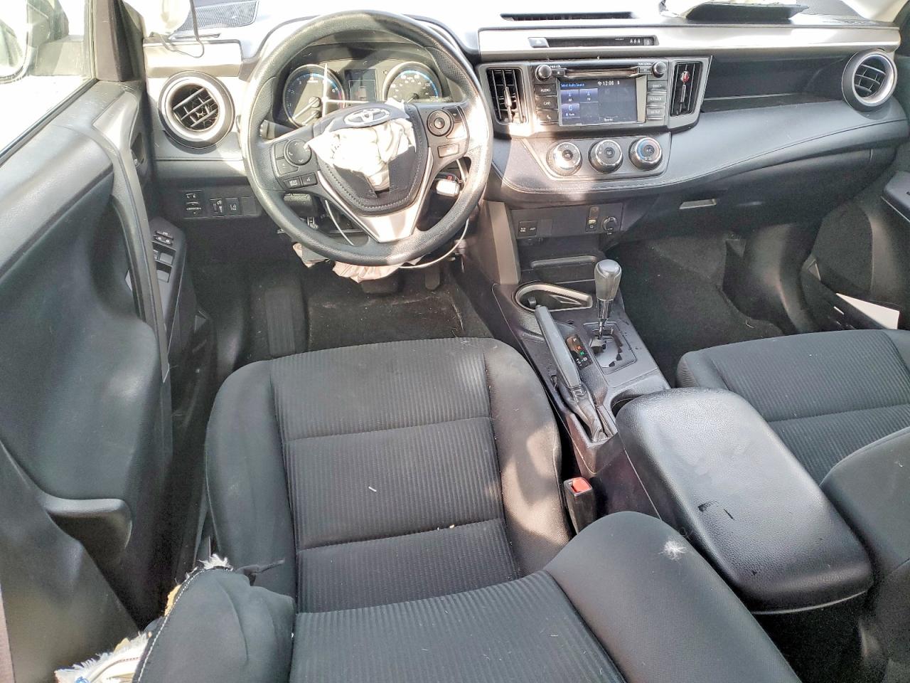 2017 TOYOTA RAV4 LE photo 8