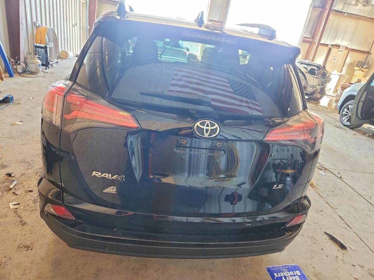 2017 TOYOTA RAV4 LE photo 6