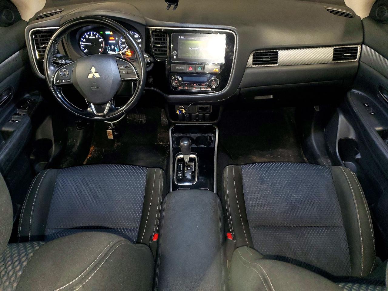 2017 MITSUBISHI OUTLANDER SE photo 8