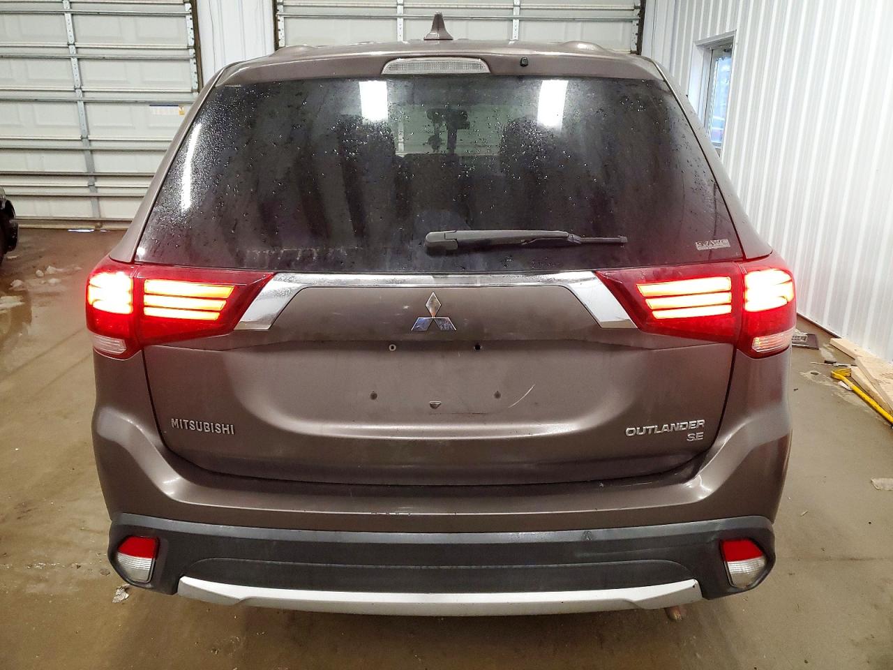 2017 MITSUBISHI OUTLANDER SE photo 6