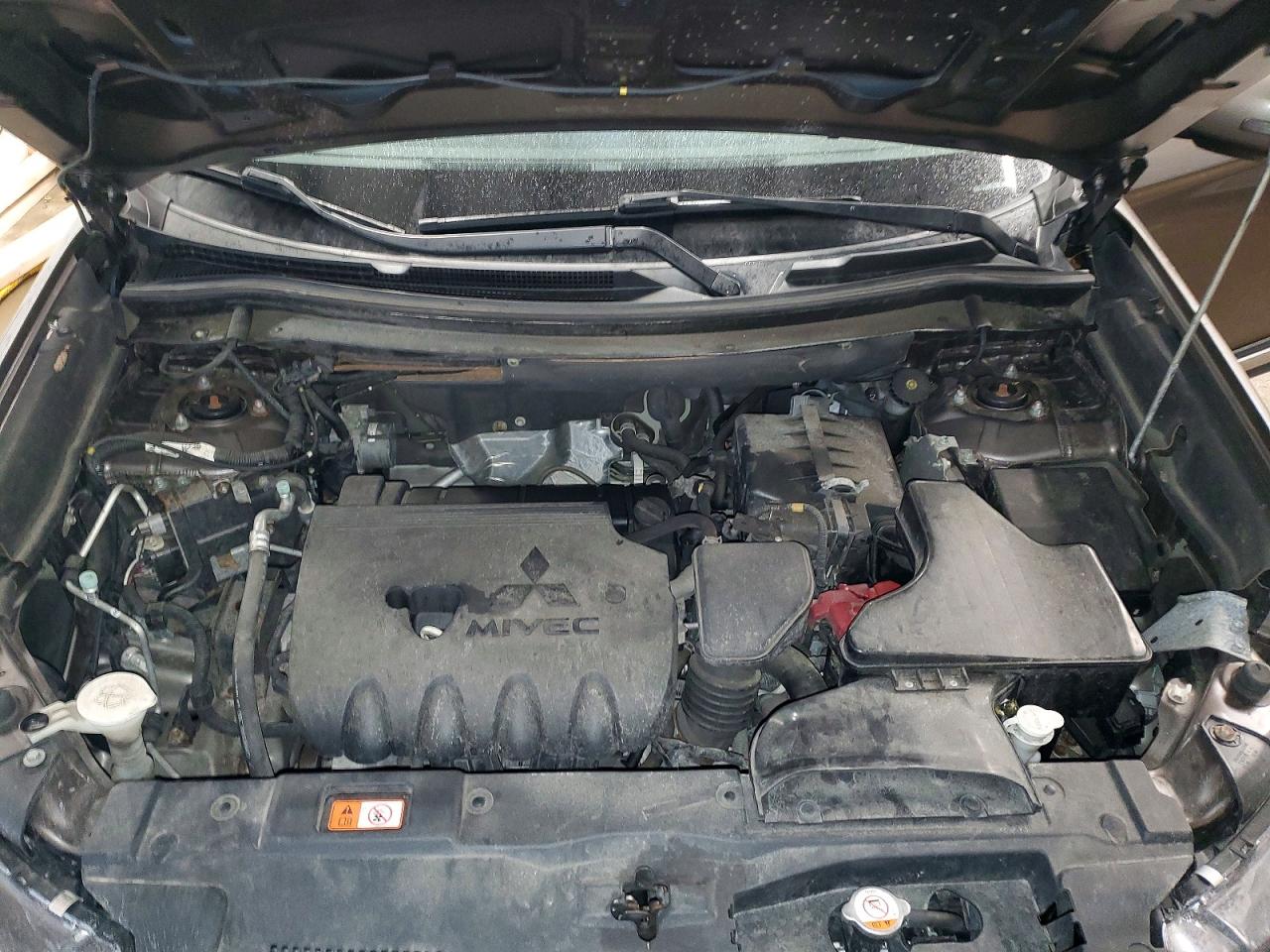 2017 MITSUBISHI OUTLANDER SE photo 12