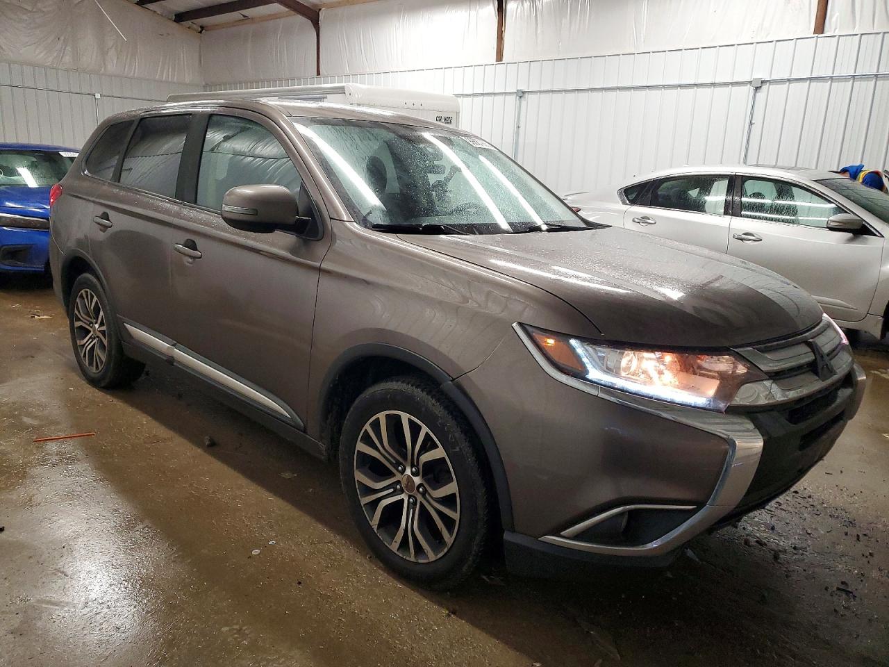 2017 MITSUBISHI OUTLANDER SE photo 4