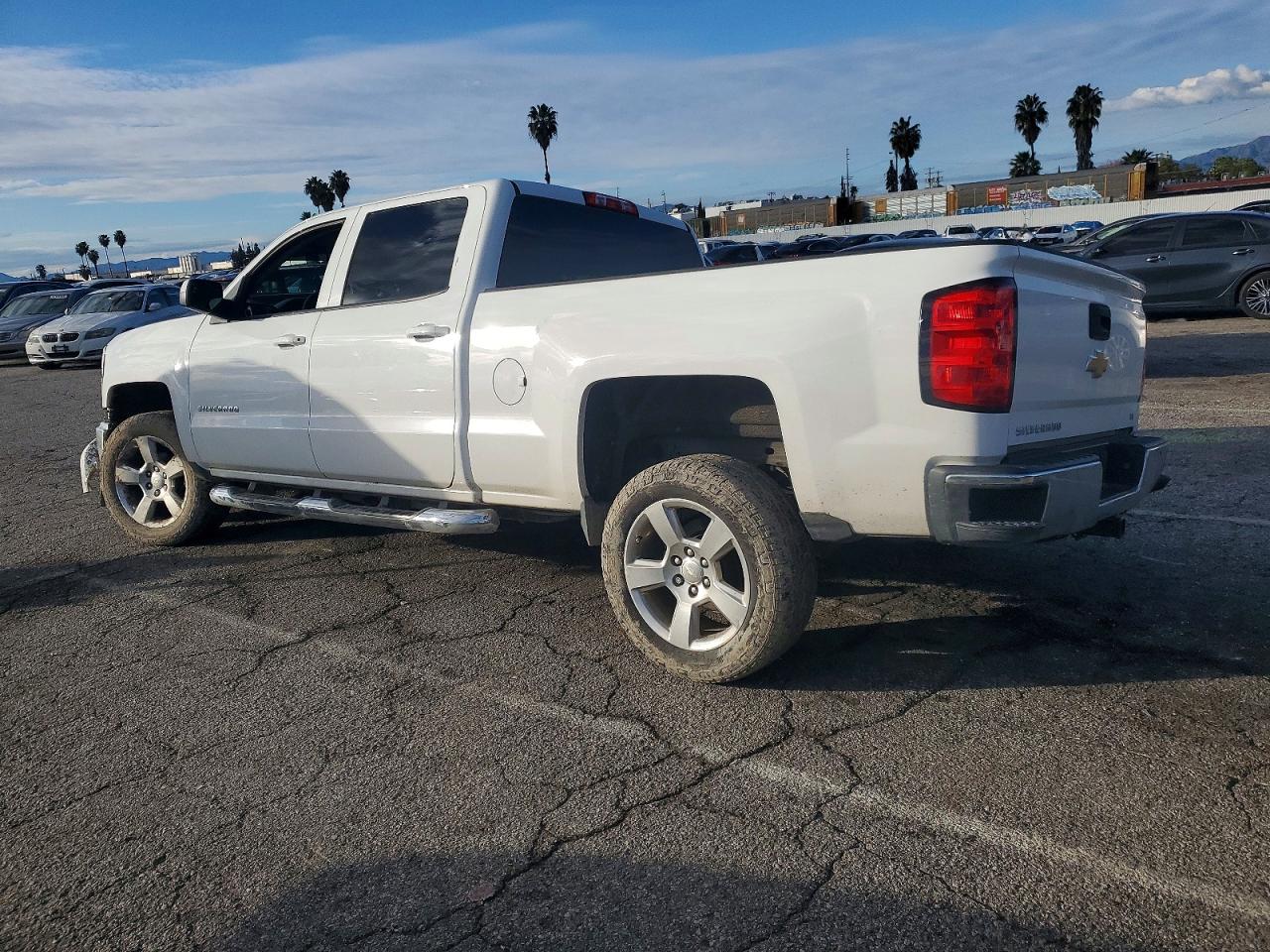 2014 CHEVROLET SILVERADO C1500 LT photo 2