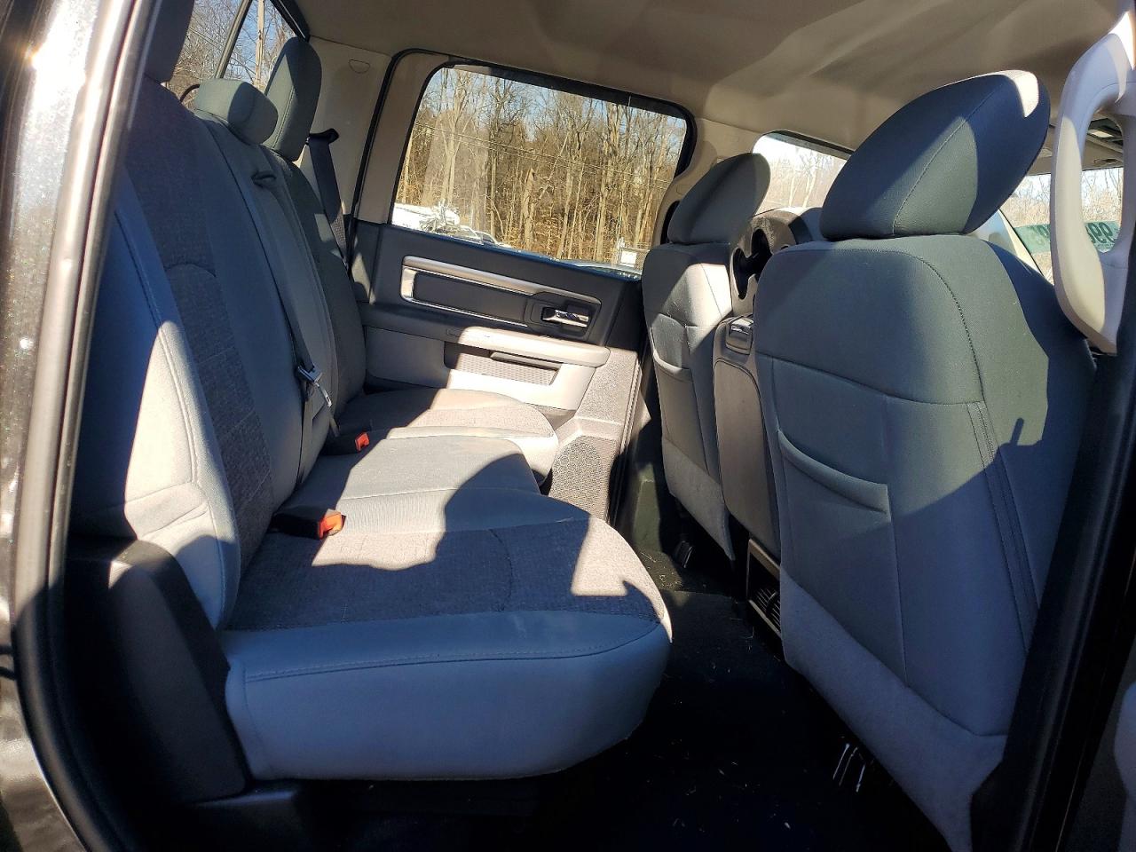 2017 RAM 1500 SLT photo 10