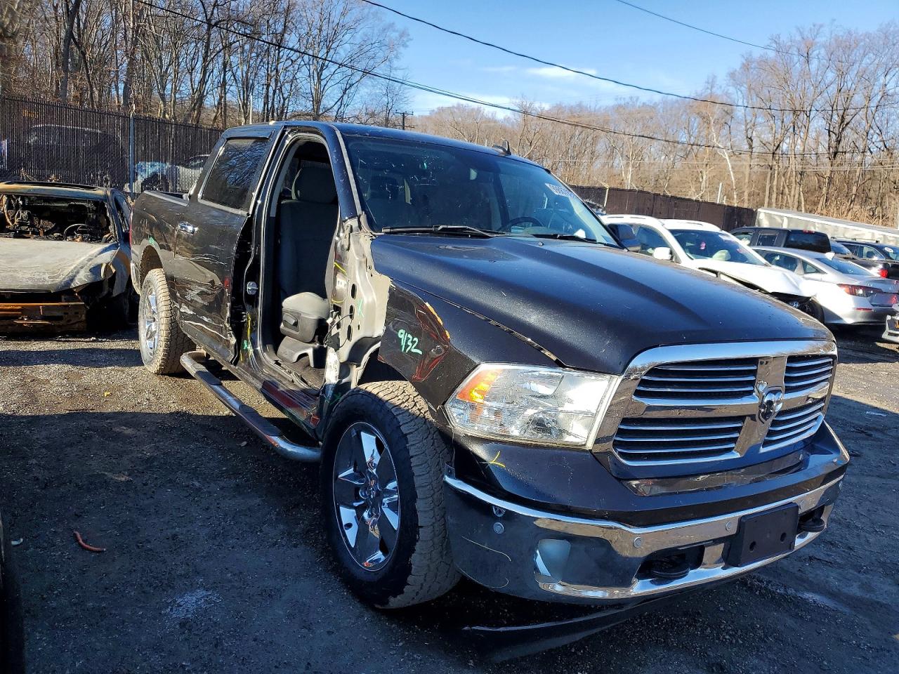 2017 RAM 1500 SLT photo 4
