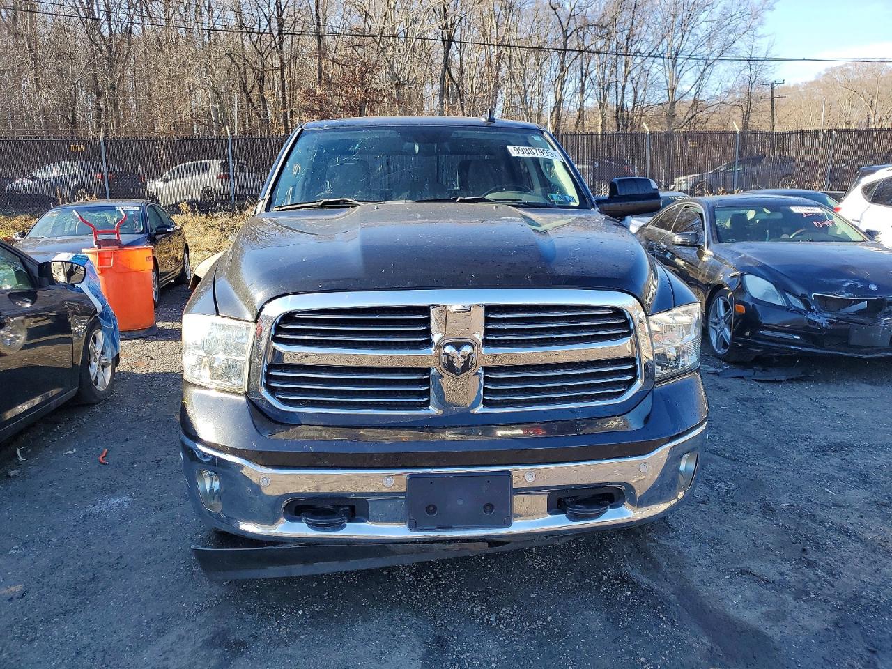 2017 RAM 1500 SLT photo 5