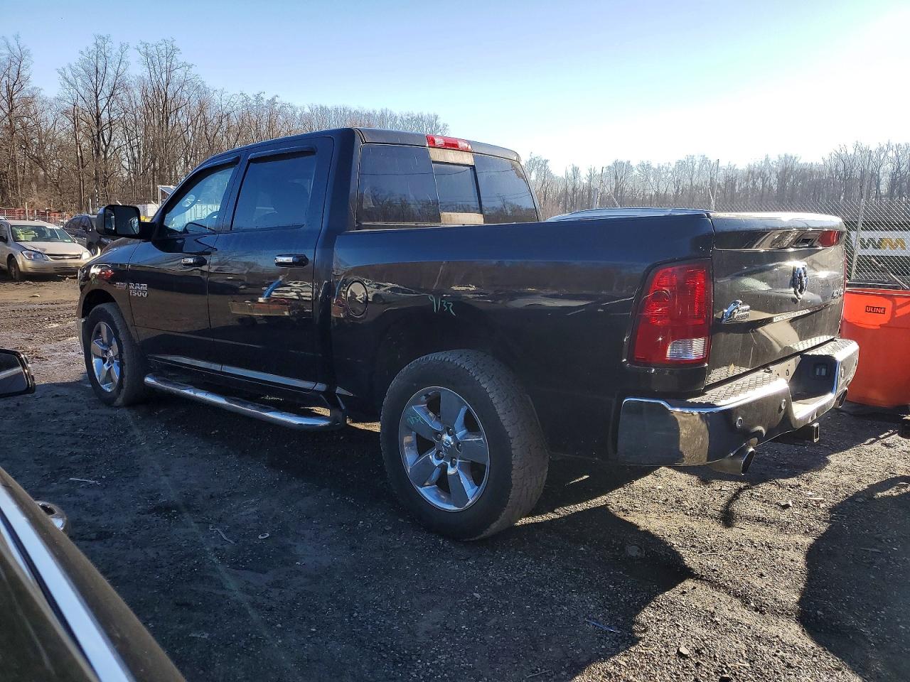2017 RAM 1500 SLT photo 2