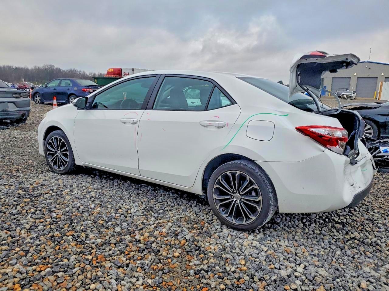 2016 TOYOTA COROLLA L photo 4