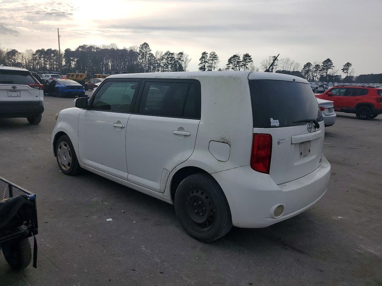 2010 TOYOTA SCION XB photo 2