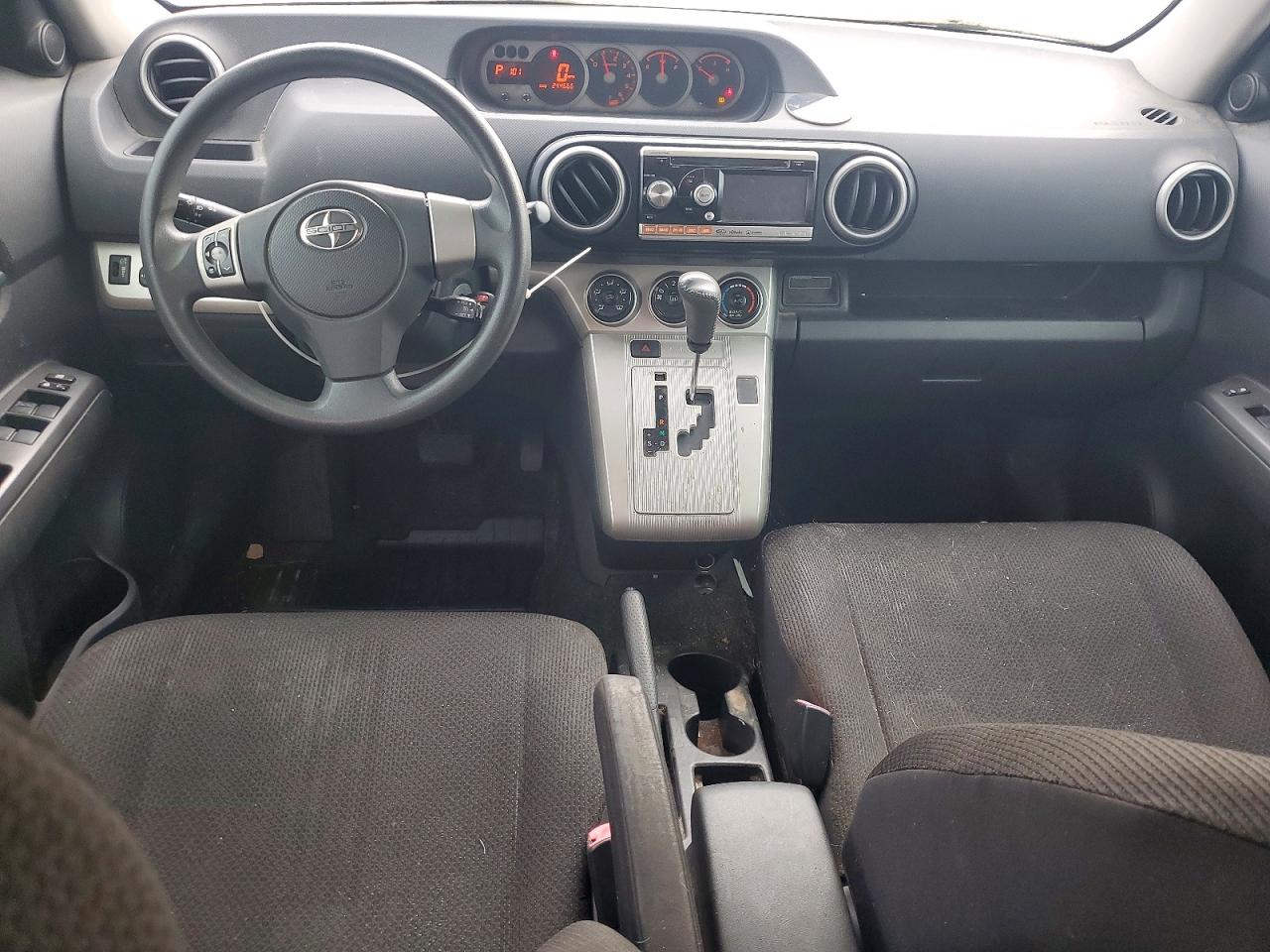 2010 TOYOTA SCION XB photo 8
