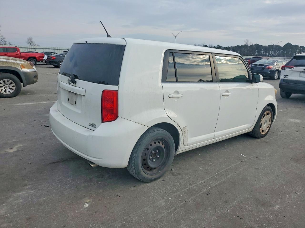 2010 TOYOTA SCION XB photo 3