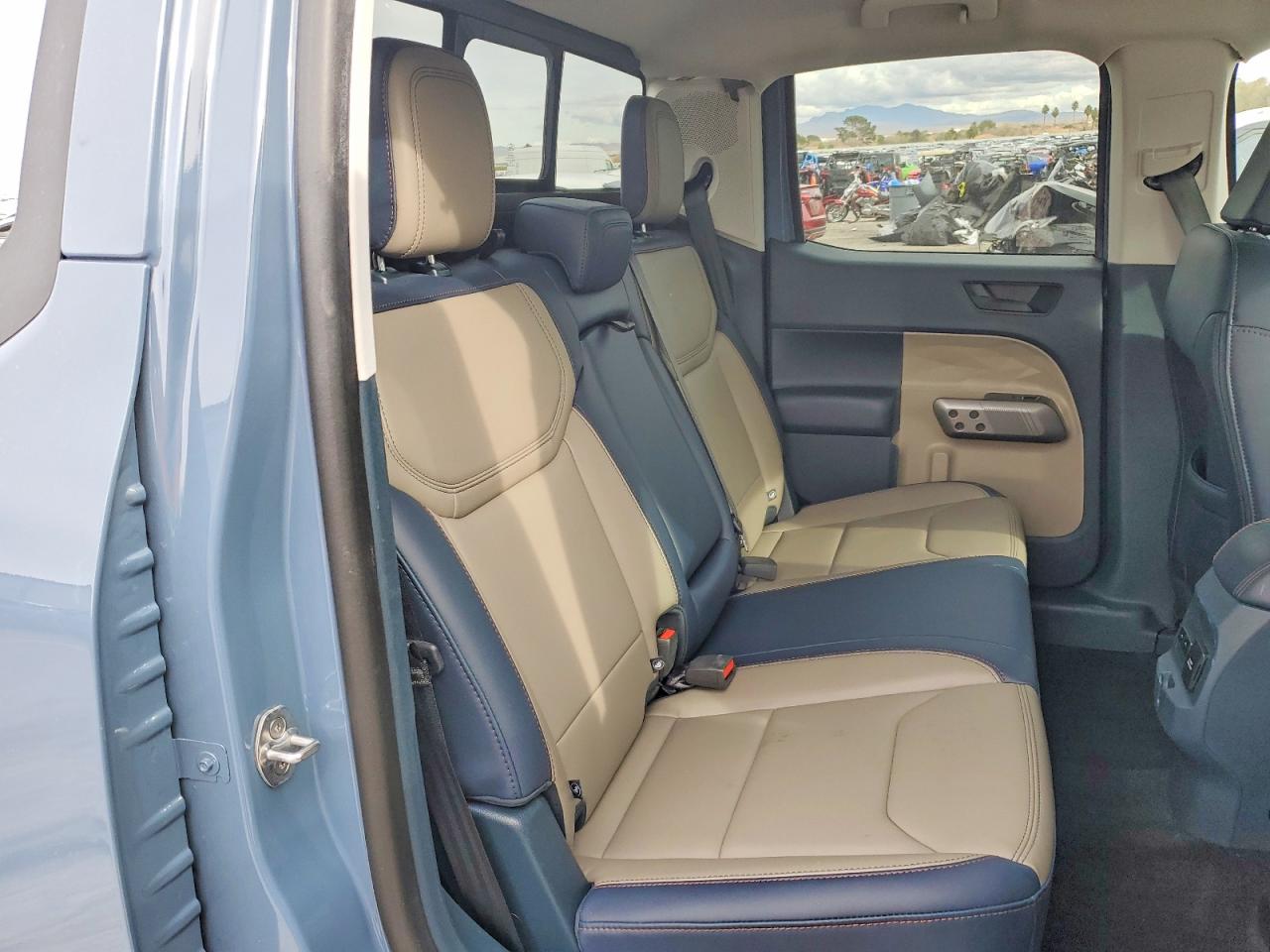 2025 FORD MAVERICK LARIAT photo 10
