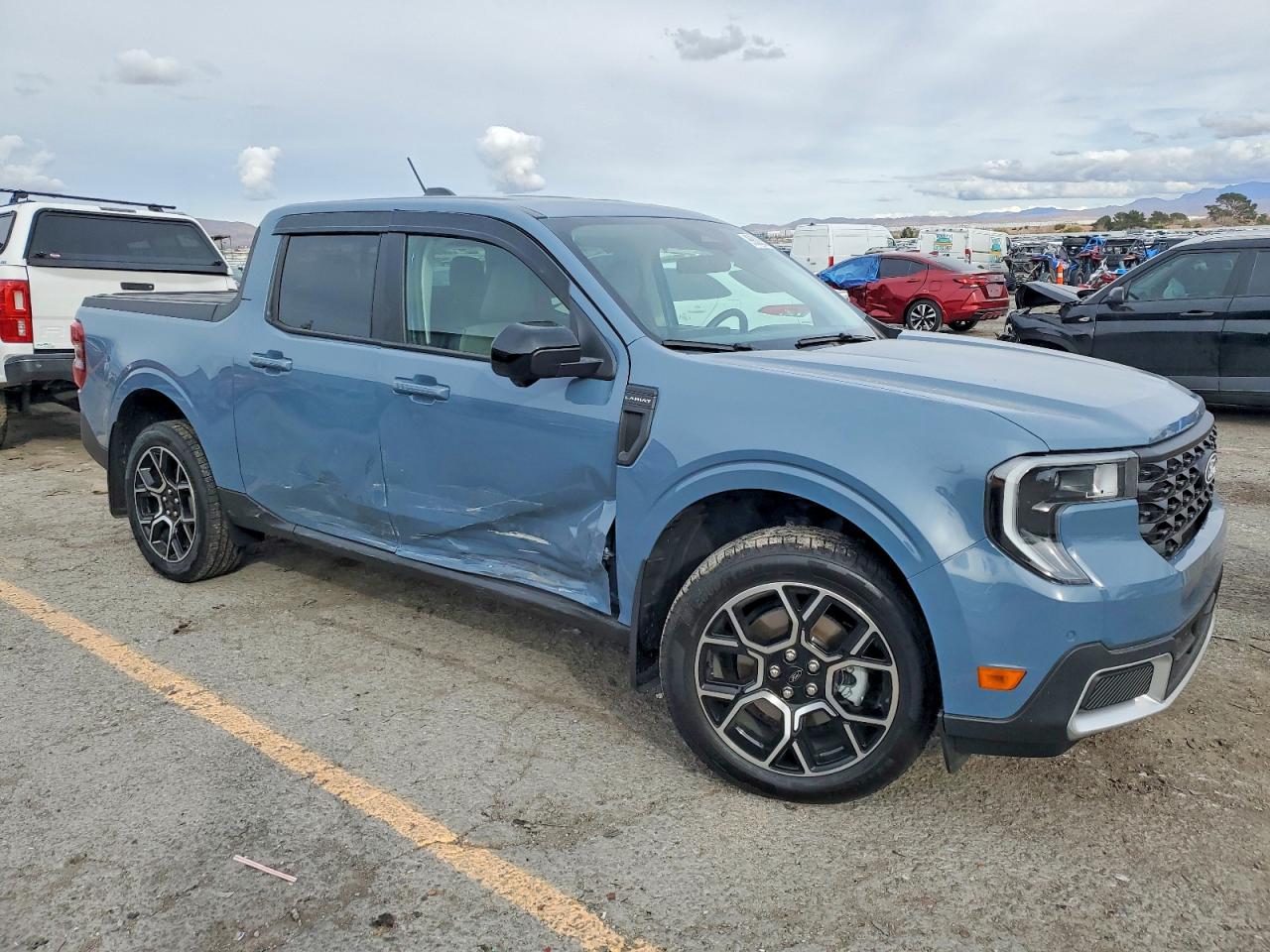 2025 FORD MAVERICK LARIAT photo 4