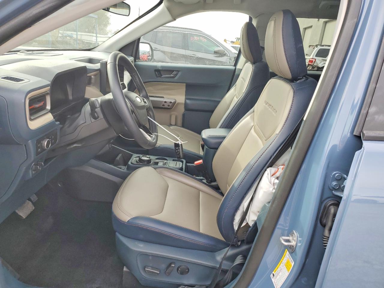 2025 FORD MAVERICK LARIAT photo 7