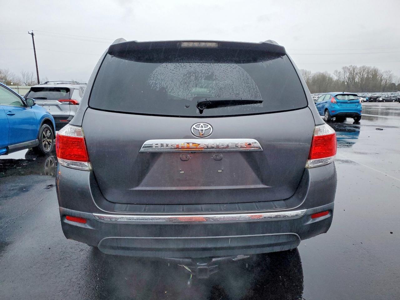 2012 TOYOTA HIGHLANDER BASE photo 11