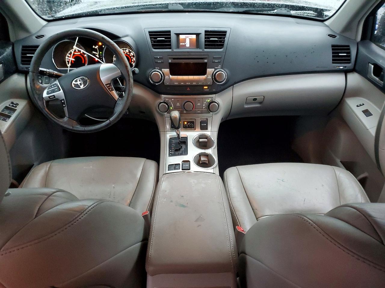 2012 TOYOTA HIGHLANDER BASE photo 15