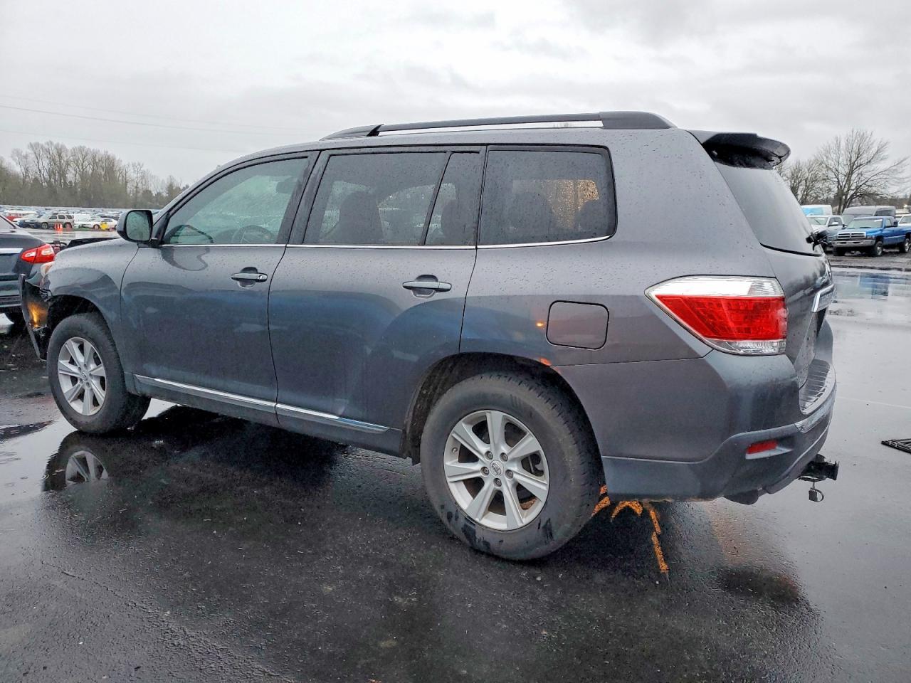 2012 TOYOTA HIGHLANDER BASE photo 3