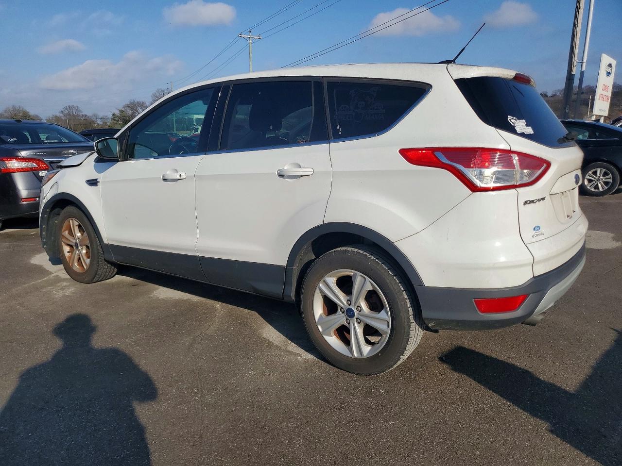 2016 FORD ESCAPE SE photo 2
