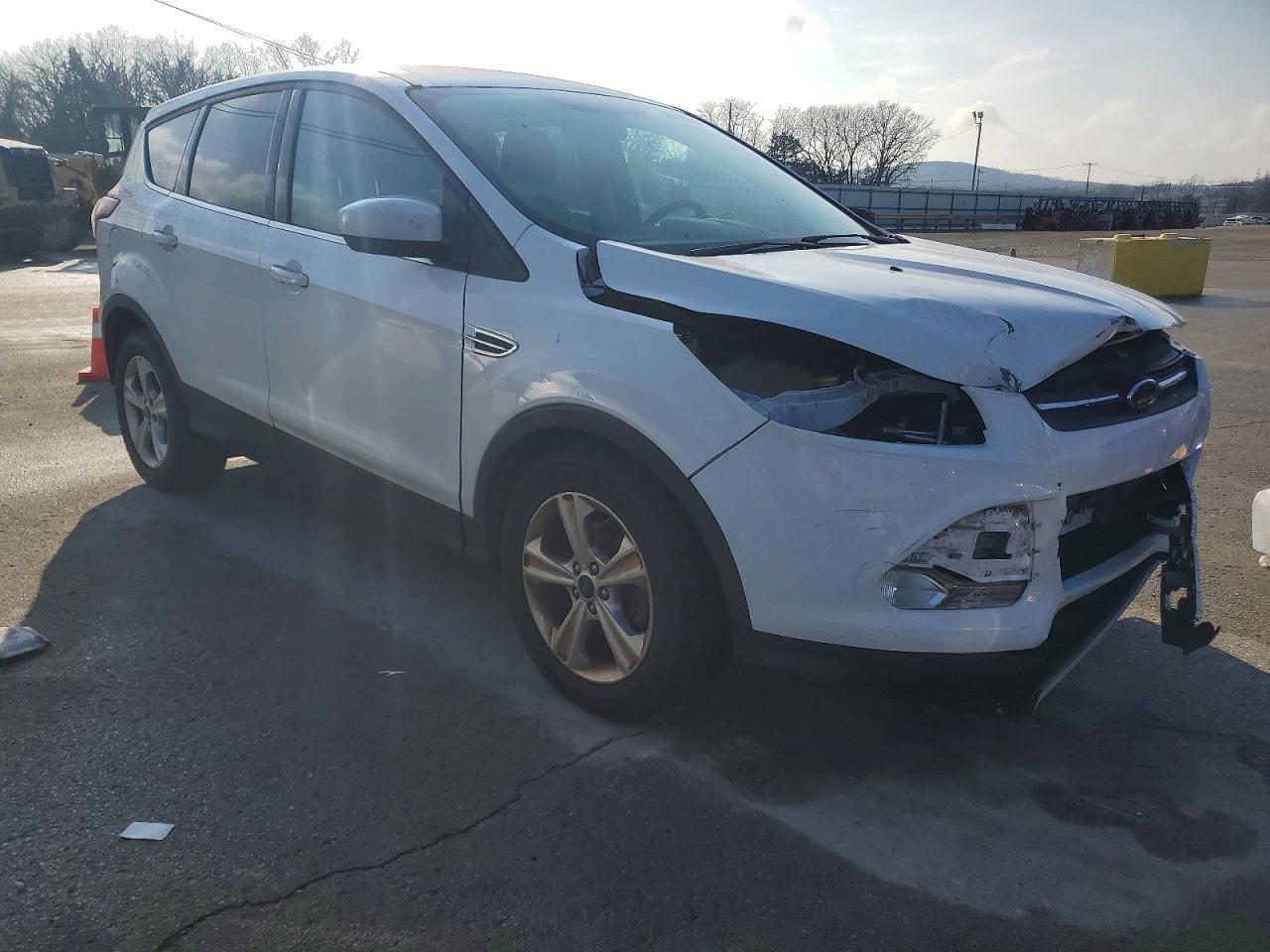 2016 FORD ESCAPE SE photo 4