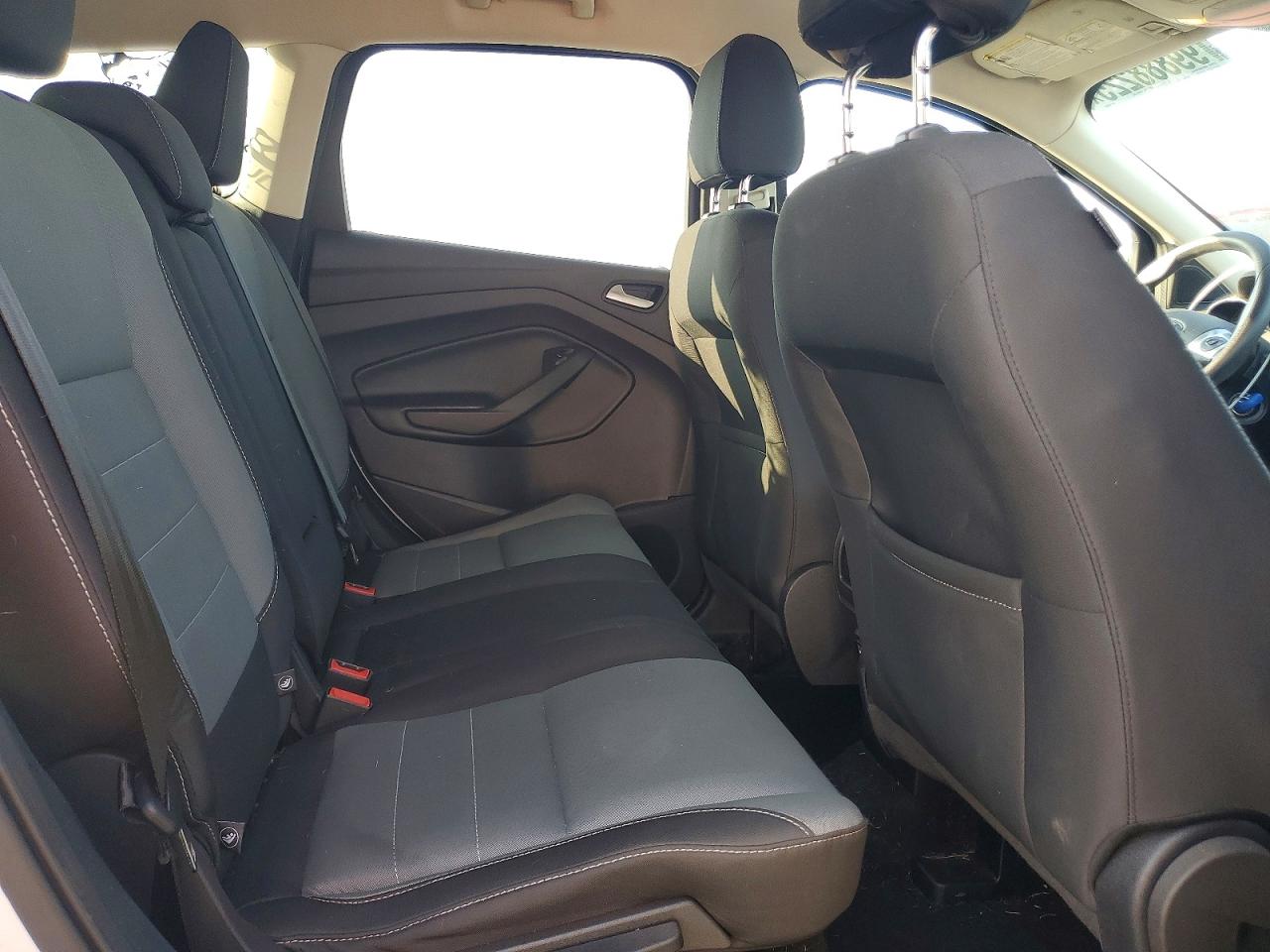 2016 FORD ESCAPE SE photo 11